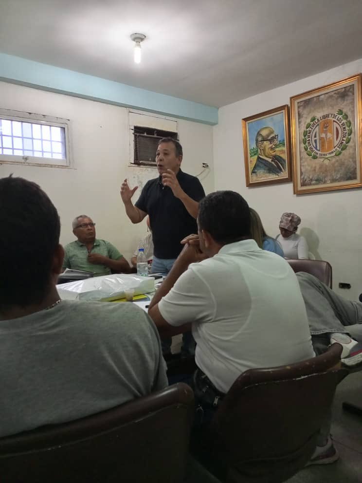 Con @aidagonzalez33 , compañeros del CEM y Jefes Parroquiales de @ADemocratica en #Caroni En reunión de planificación y evaluación sobre Padrón Electoral y el Activismo para triunfar en #Primaria del #22Oct con @prospericarlos #Entusiasmo y #Organizacion #OrganizadosConProsperi