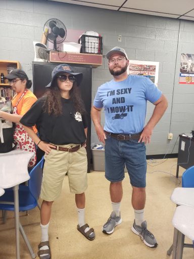 Coach_Winstead's tweet image. Soccer mom/BBQ dad day