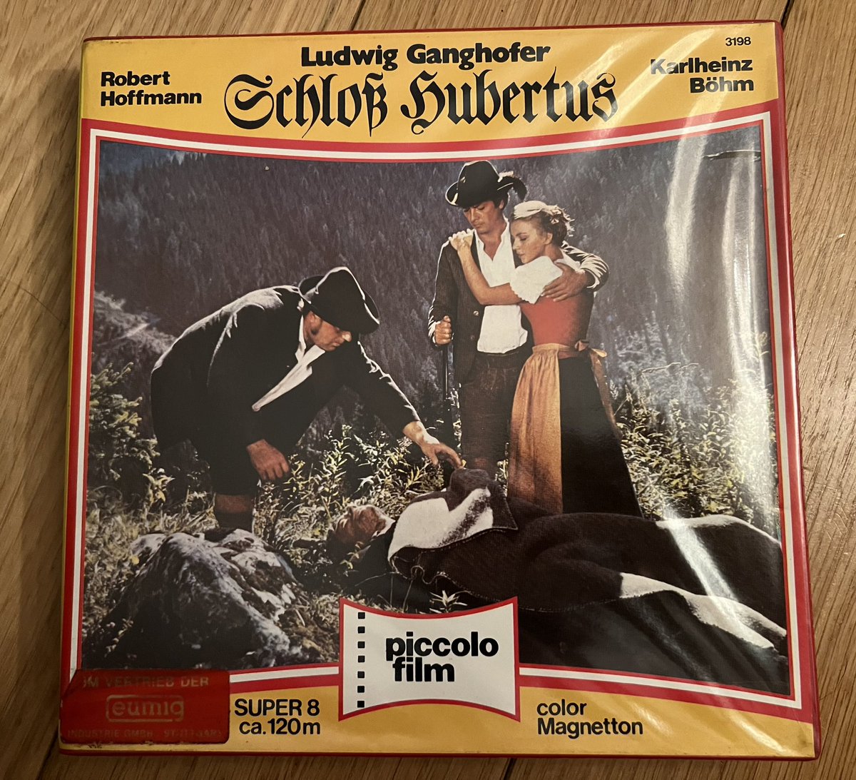 batwithhat's tweet photo. Zeit für „Schloß Hubertus“ auf #super8
#Aiwanger https://t.co/hyNnm2JCdi