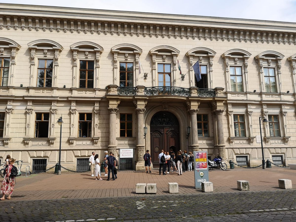 Spannende Vorträge und Diskussionen beim Blended Intensive Programme (BIP) „Die Zukunft von EUropa in der Donauregion. Interne und externe Herausforderungen für Demokratie und Rechtsstaat”. Danke an #AUB für Eure schöne Gastfreundschaft, auch von uns aus der #BUW