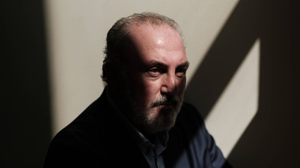 🎙️ El Confidencial ha entrevistado a Juan Rubiales, exdirector de gabinete de la RFEF, y tío de Luis Rubiales:  

🗣️"La madre de Rubiales está sufriendo, pero las de las 25 personas que echó de la Federación sin cometer ninguna irregularidad, también. Los Rubiales estamos