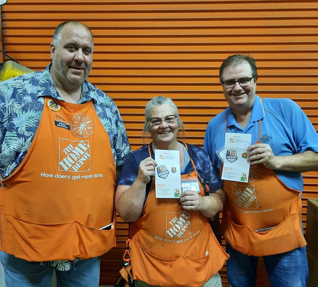 DeanBritton13's tweet photo. Diamond award winners. Kirsten Franzen and Dean Britton https://t.co/QSvem8Cbzk