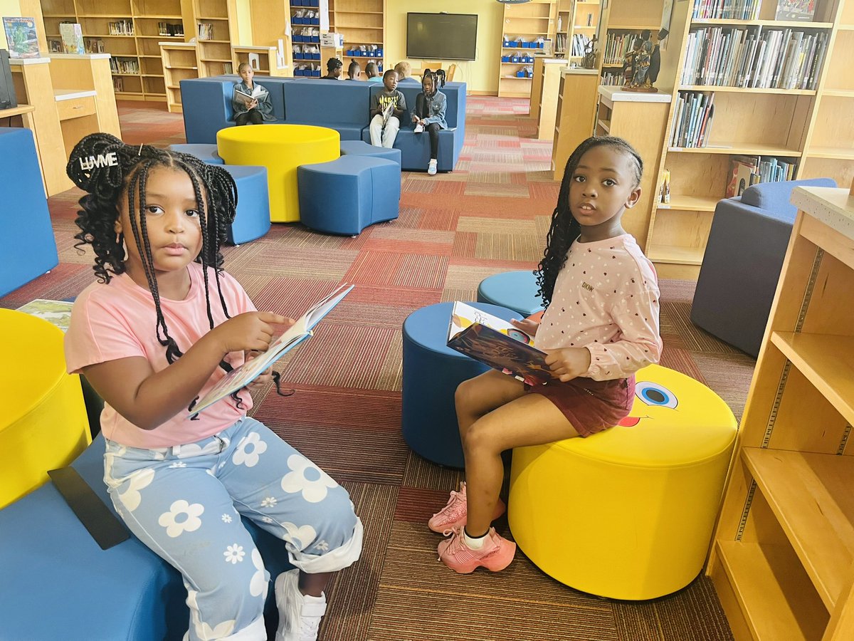 CPES4LIFE's tweet photo. Reading 📖 a good book 📚 in the school library! #VBLMS @DrManigo @sarapmendez1 @VBTitleI #choice #librariesmatter #windowsdoors https://t.co/k2csJK5qfZ
