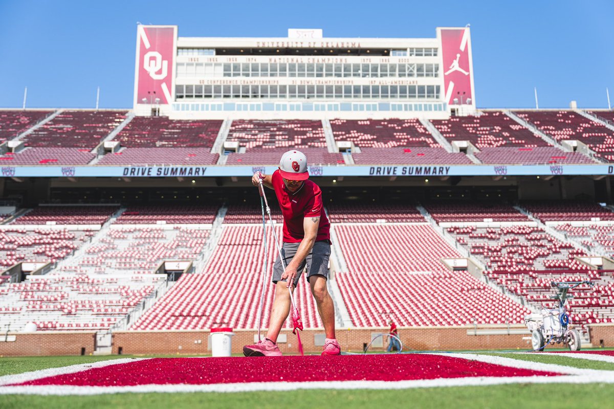 OU_Football's tweet photo. It’s almost that time… 🔴⚪️

#OUDNA | #PackThePalace https://t.co/VJ5MS4C6oE