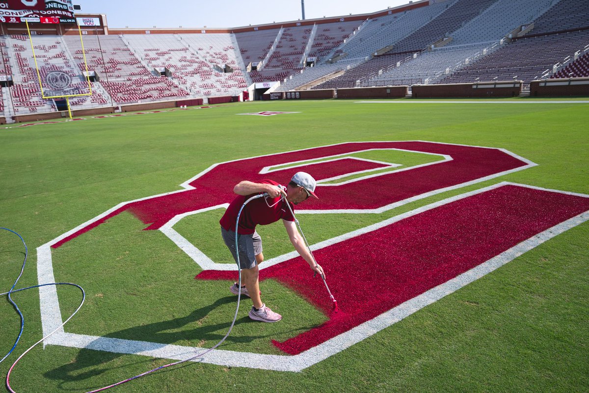 OU_Football's tweet photo. It’s almost that time… 🔴⚪️

#OUDNA | #PackThePalace https://t.co/VJ5MS4C6oE