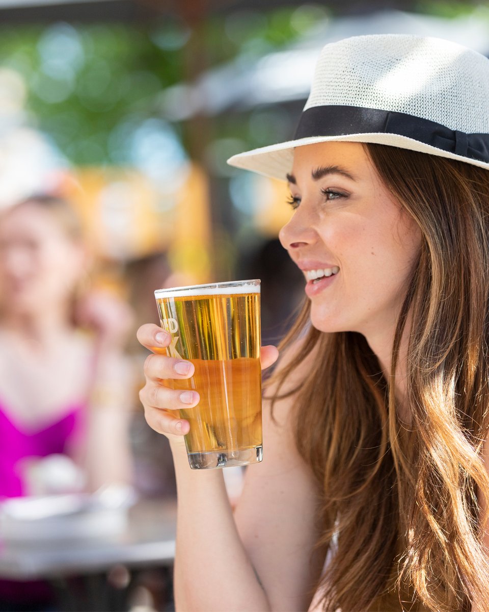 originaljoes's tweet photo. What would make this hour happier? Beer. https://t.co/tzhjv1sfTq