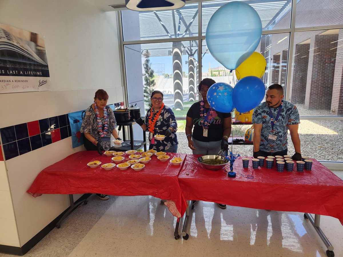 CPrater_BAMS's tweet image. Today our #redraider teachers decided to celebrate students who have been taking care of business with a "nacho average student" celebration #BAMS #243 #Onered  @BAMS_GLopez @LucianoAlcala2 @Bsanchez_BAMS @YsletaISD @PJohnson_BAMS
