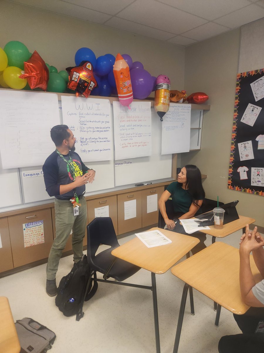 KSchulte_TISD's tweet image. My favorite part of being an educator is empowering others to take new knowledge back to their students! #tier1instruction #transitionalphrases #graphicorganizers  #TISDPROUD 🐾