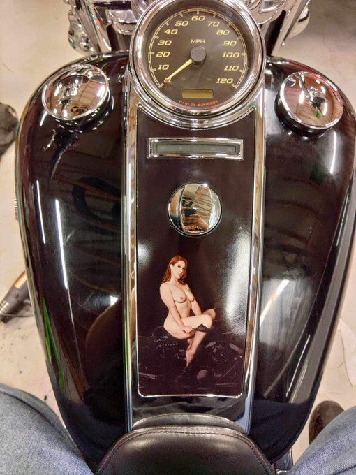 Fella who had me take pics on his bike just sent me this, love that I&rsquo;m immortalized on the bike itself