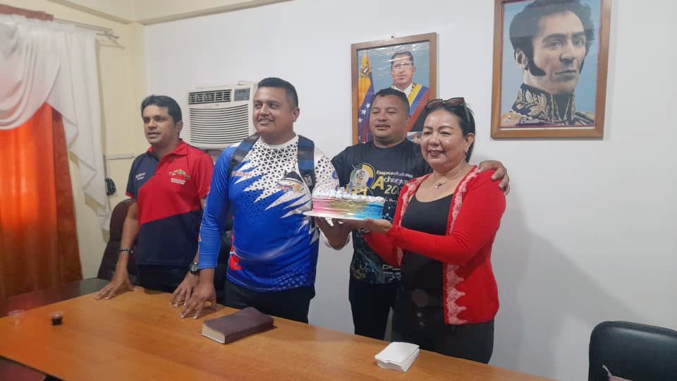 HoffmanJoseV's tweet photo. Desarrollada reunión ordinaria del EPM d #Achaguas #Apure del @PartidoPSUV  dónde se debatió la agenda de acción de esta semana y las orientaciones q envía la Dirección Nacional del partido
#OrganizarUnirYSumar #Venceremos 🇻🇪
@NicolasMaduro @eduardopiate2 @dcabellor @pinfantea https://t.co/He88vH86J5