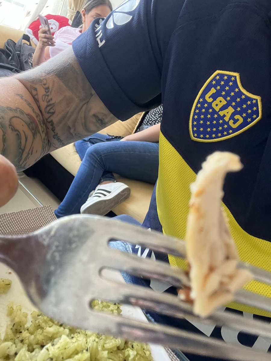 donvarriga's tweet photo. @Volve10Riquelme Y sí 😂 https://t.co/yAOLhWDQLA