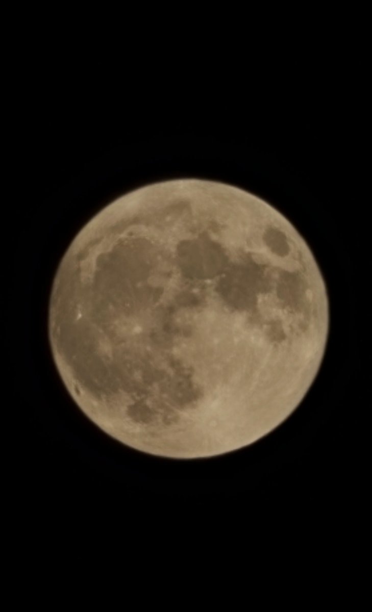 letimerchan's tweet photo. Super Luna desde El Maíllo (Salamanca) @tiempobrasero https://t.co/wHB51W4diu