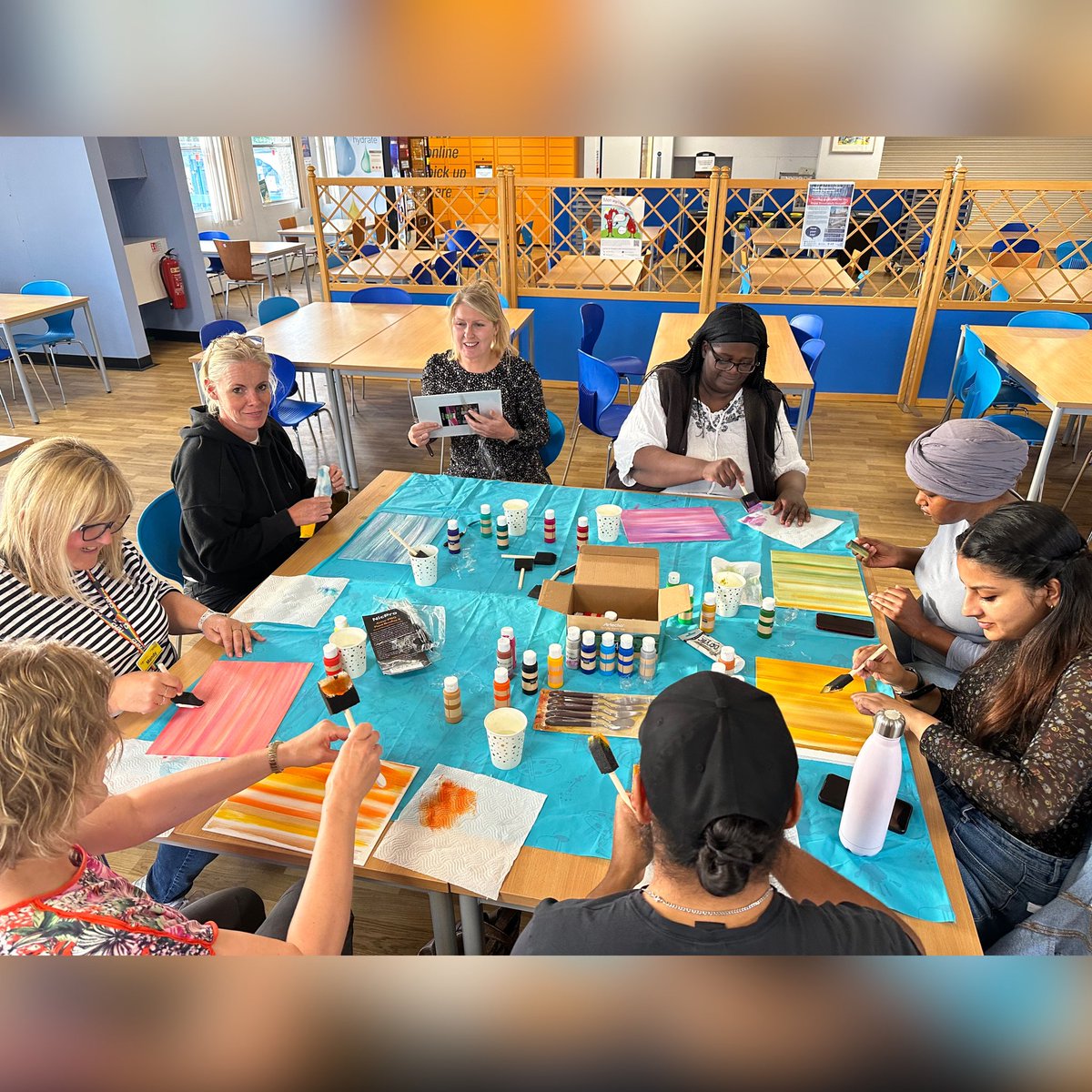 HealthcareArtC's tweet photo. Our abstract artists in this months workshop @sathnhs led by @PamelaAmeliaK 

Sone great pieces created. 

Sponsored by @sathcharity 

#freeworkshop #abstractart #wellbeing #painting https://t.co/NRdPr0P0bW