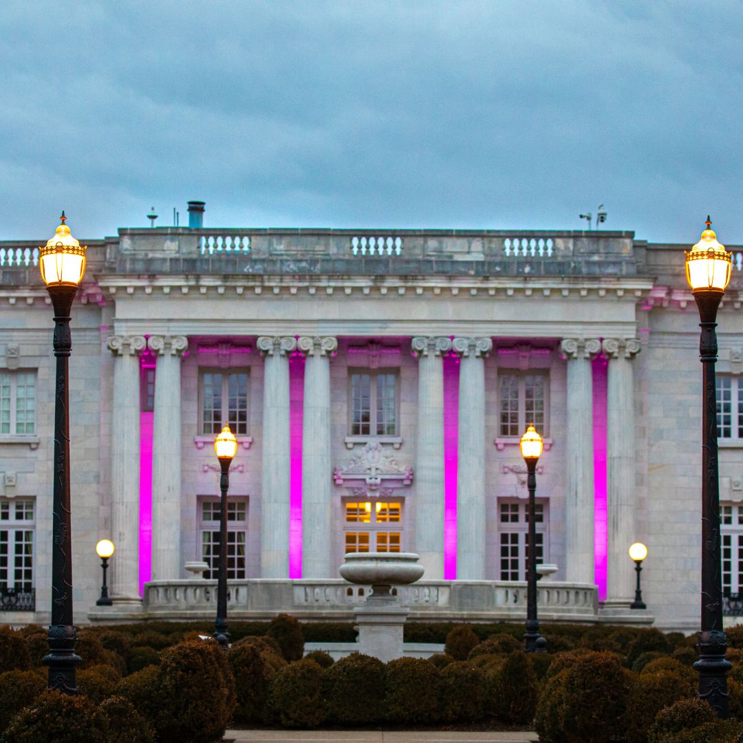 Tonight the Mansion is lit purple so that, on Overdose Awareness Day tomorrow, the light will shine to honor those lost, those mourning and those seeking help to overcome addiction. Please know there is hope and help, and you are not alone.  #TogetherKy