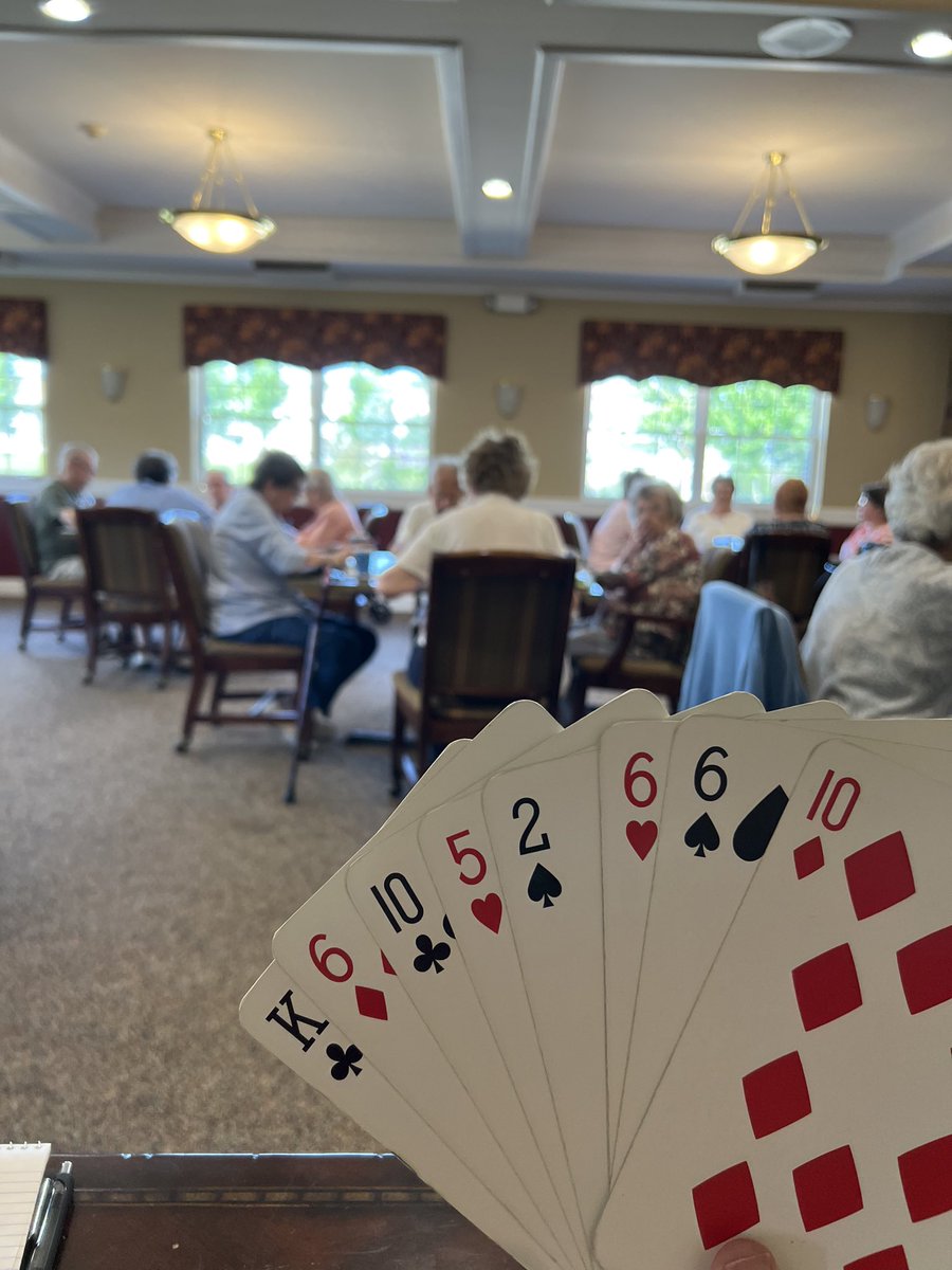 HearthstoneVil's tweet image. Fun day at the clubhouse playing card bingo. ❤️ ♣️♦️♠️ #HSV #alwaysunited #cardbingo