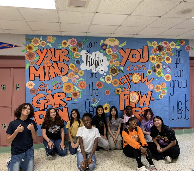 DMS_Vikings's tweet photo. Thank you to Ms. Lasater's class for brightening our hallways. #WeLiveAboveTheLine #positivemindset https://t.co/qofX5iwizO