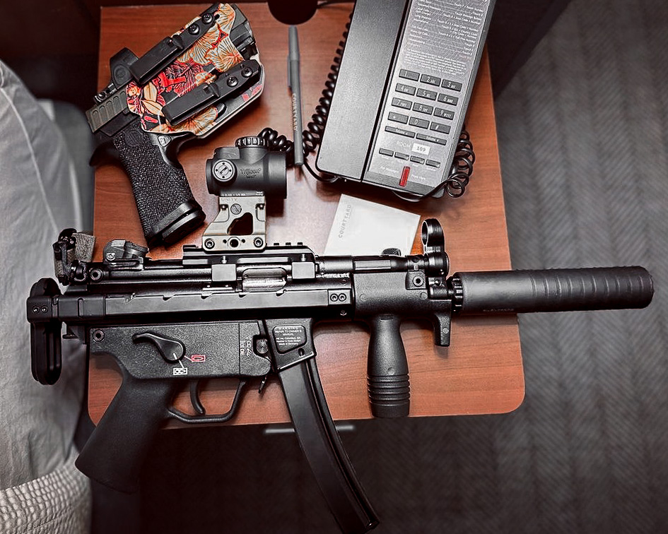 TXCHolsters's tweet photo. I guess roller-delayed blowback blasters are back in style now? Photo submitted by @coreymol
#txcholsters #astateofconfidence #mp5 #rollerdelayed #narcosplaya #x1pro https://t.co/jZ5GpOg2WG