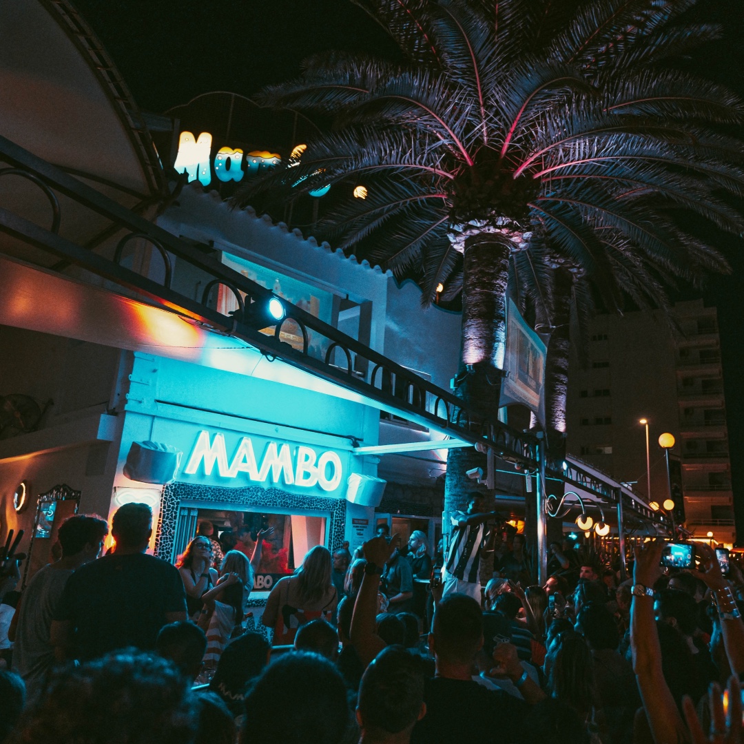 Mamboibiza's tweet photo. π tomorrow the Pure Pacha preparty returns to Mambo with @EmilyNash and @KC_Lights on the decks after sunset before bringing the vibes to @pacha π€©π
Come along and get your Pacha tickets here too!
#mamboibiza #purepacha #ibiza23 #mambopreparties https://t.co/5gyXhnzJdI