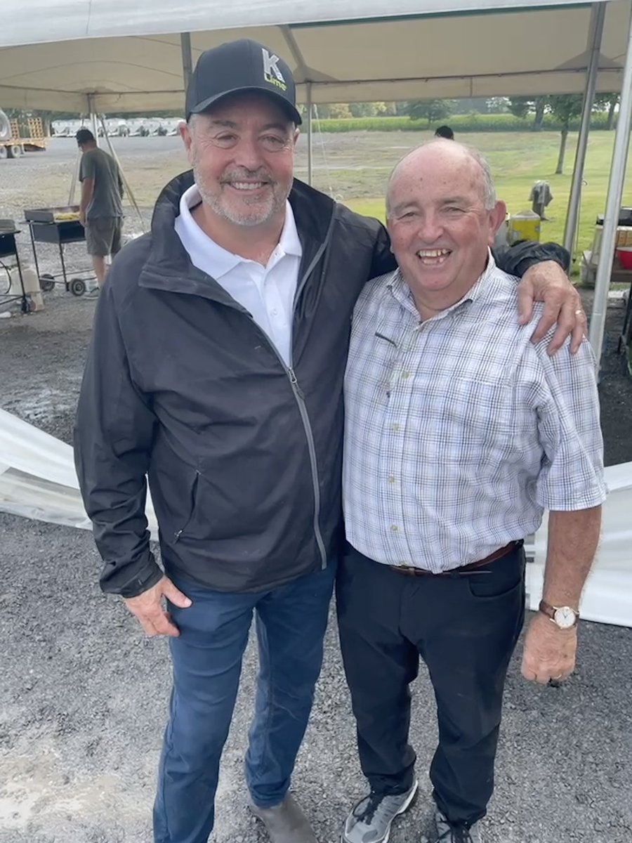 Greg Haney had a fantastic time at Munro Agromart’s Customer Appreciation Day! Met the man behind the magic, Bruce Munro, and got to chat about the future of farming. Big thanks to Munro Agromart for their warm welcome and insightful discussions.