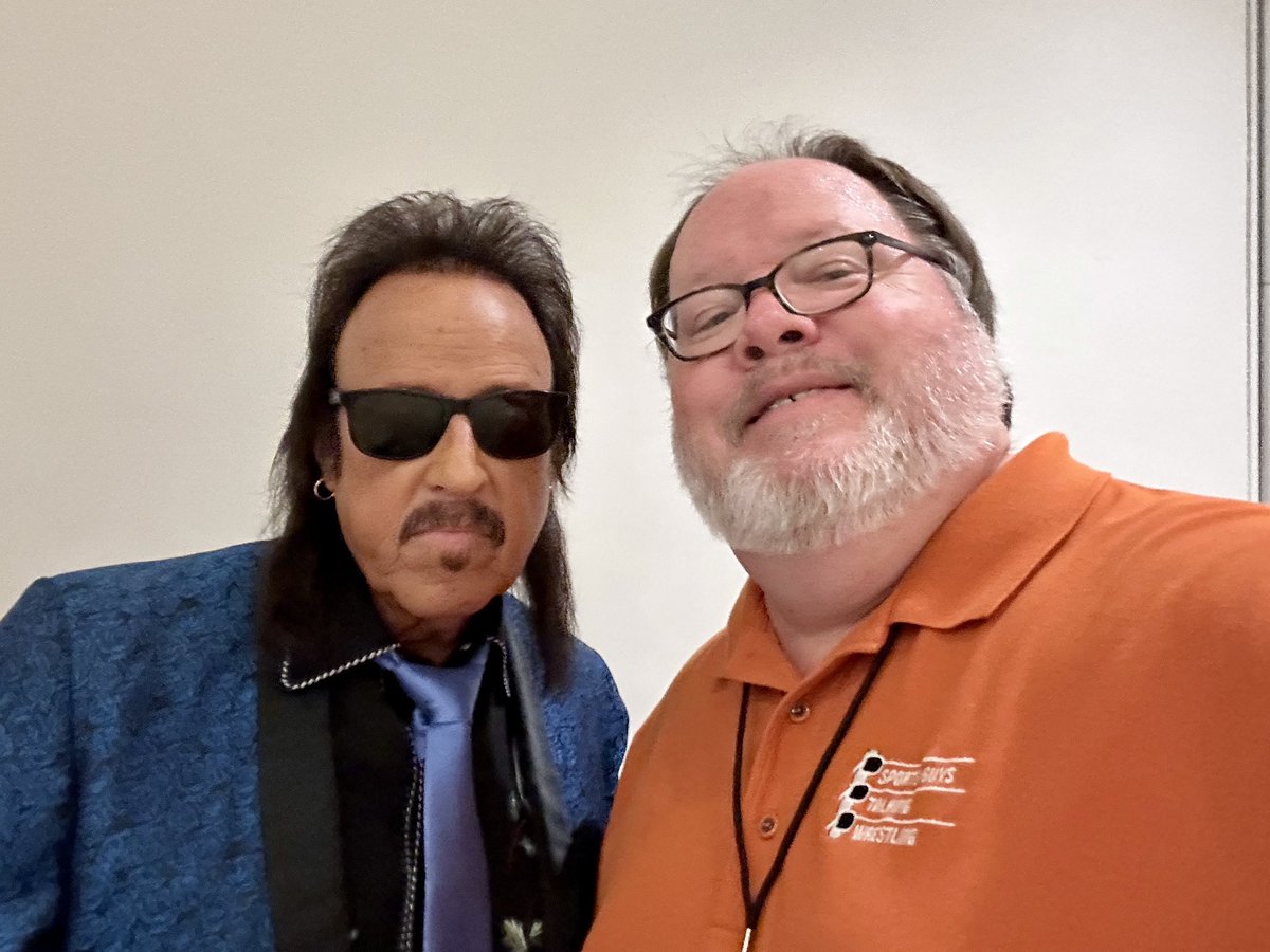 Great to see the legendary “Mouth Of The South” @RealJimmyHart at the @CACReunion in Las Vegas. #CAC2023