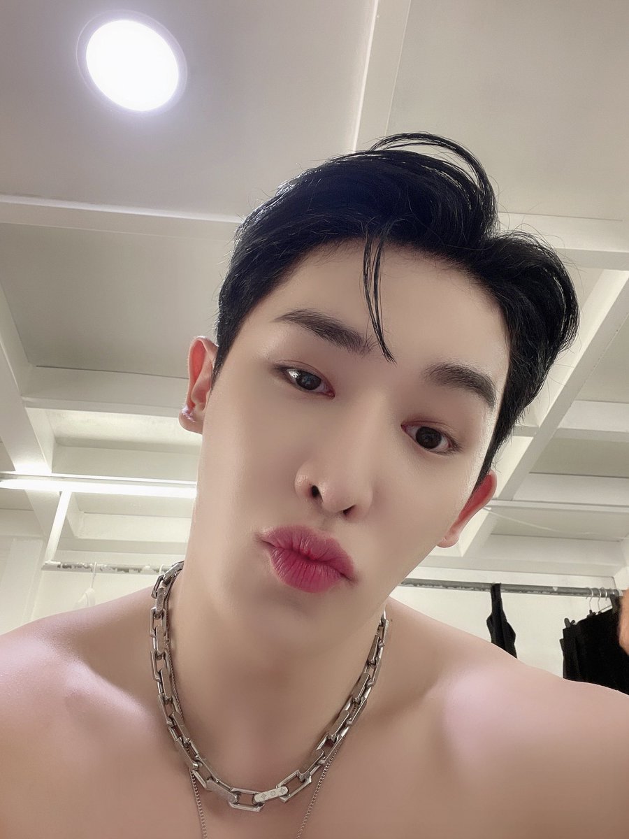 hourlywnh's tweet photo. ᙏ̤̫ #원호 #WONHO @official__wonho https://t.co/xmvECZo1Ts