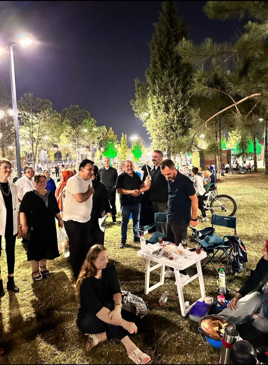 MhpDerince's tweet photo. Milliyetçi Hareket Partisi Derince İlçe Başkanlığı tarafından düzenlenen 30 Ağustos Zafer Bayramı dolayısıyla Yaşam Park'ta vatandaşlarımızla hasbihal ettik. Tüm Derincelilere gösterdikleri teveccühten dolayı teşekkür ederim. https://t.co/oIeK27RDls