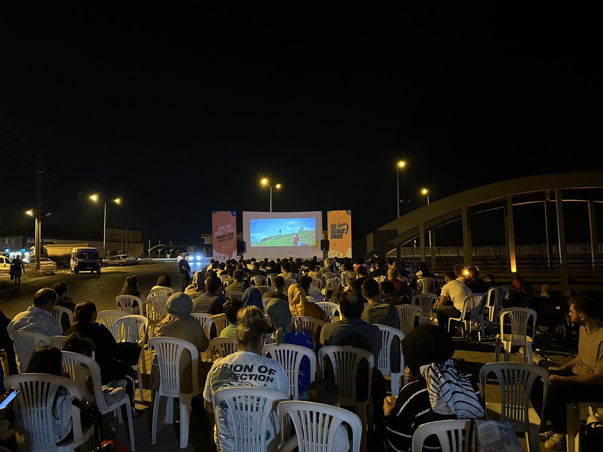 yilmazmcht's tweet photo. Bafra’dayız…

İlçe Gençlik Kollarımızın düzenlemiş olduğu film gecesinde teşkilat mensuplarımız ve vatandaşlarımızla bir araya geldik. 

Biriz, beraberiz! https://t.co/vgo3oofeFI