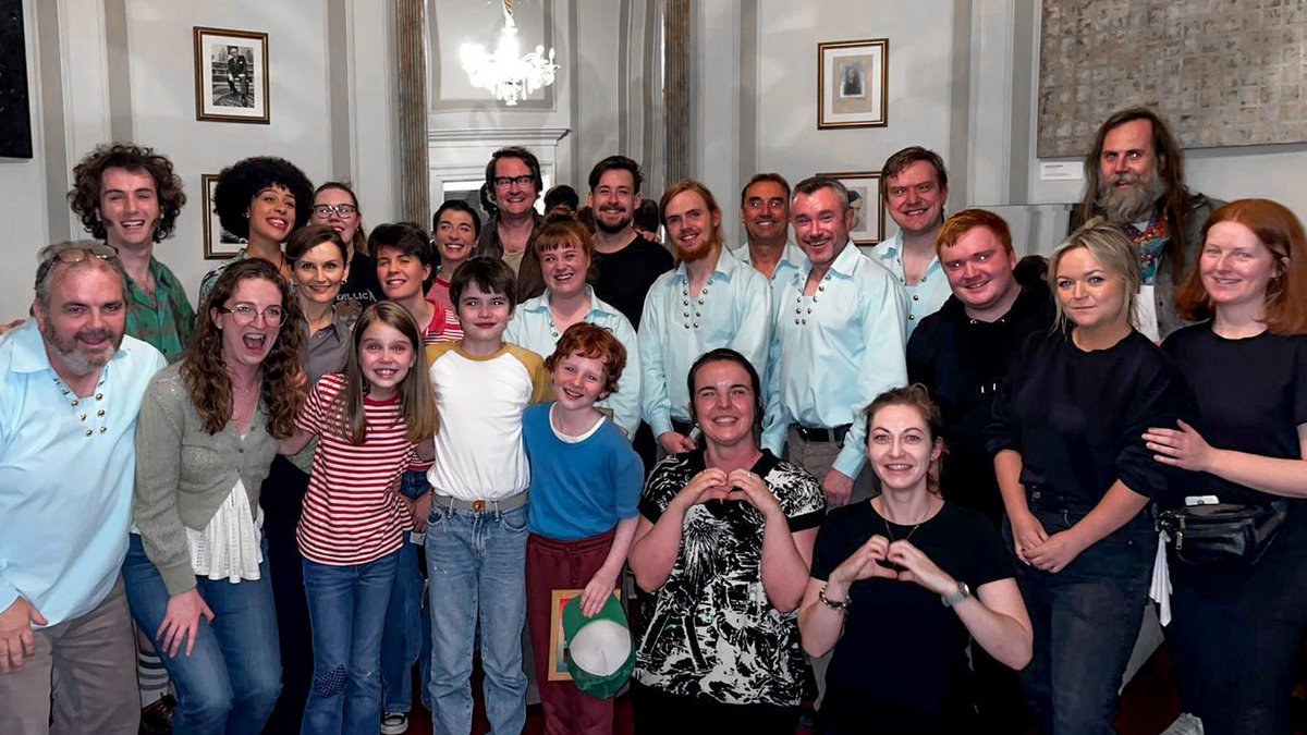 GateTheatreDub's tweet image. Team Maple’s final show 💔💔💔 
Already absolute stars ⭐️ 

Thank you for an incredible run!

2 more shows left with Team Oak ⬅️

#FunHomeMusical #GateTheatreDublin