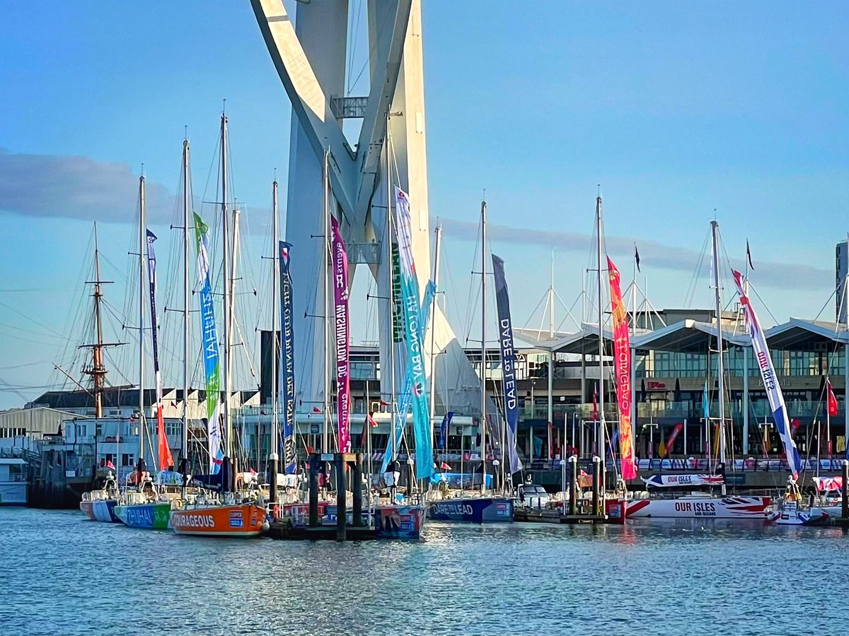 Colourful clippers! 

#clipperrace #portsmouth #gunwharfquays #hampshire #visitportsmouth #visithampshire #bbcsouthnews