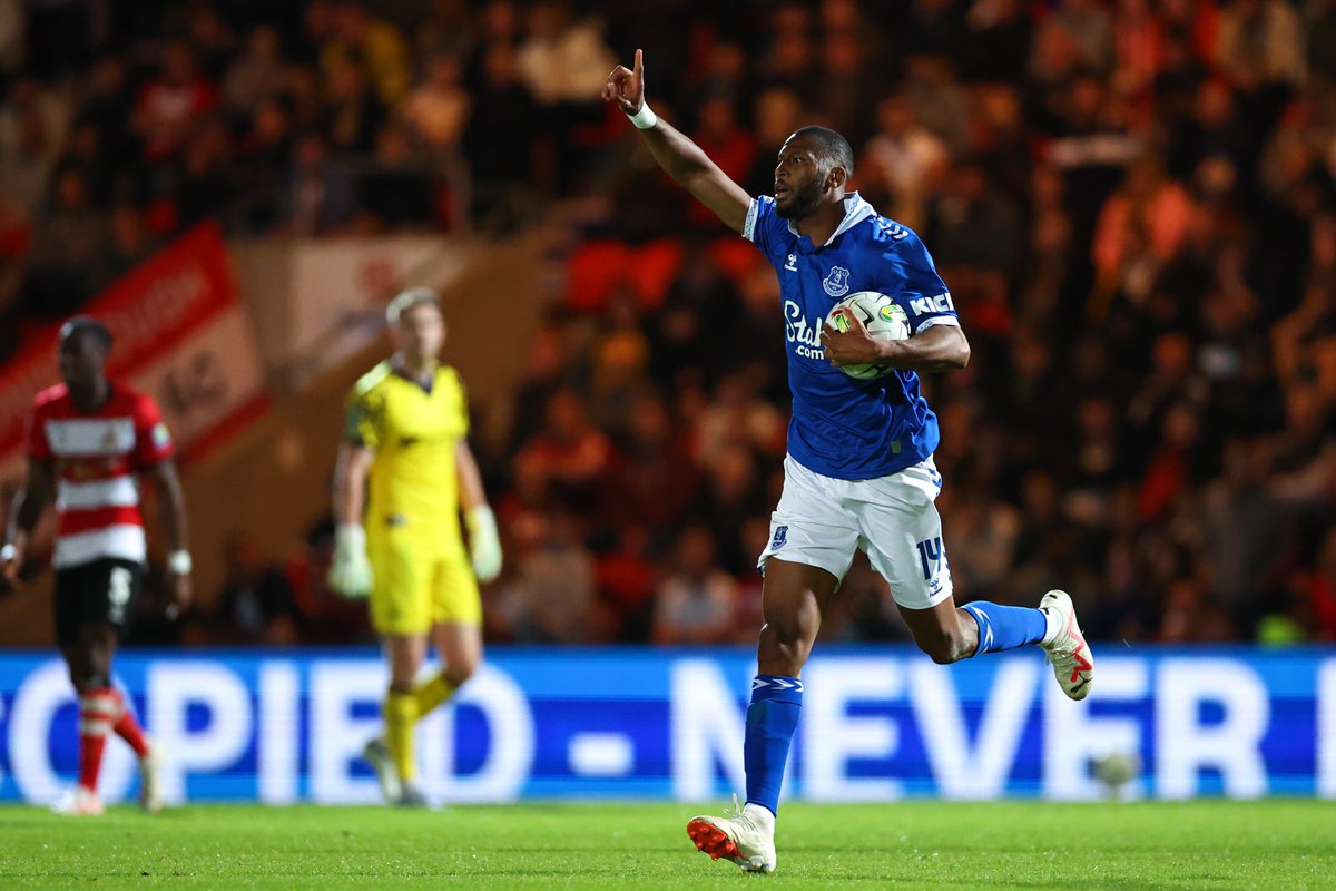 29 de agosto: Presentado como jugador del Everton
30 de agosto: Primer gol como jugador del Everton

Beto, la esperanza toffee.