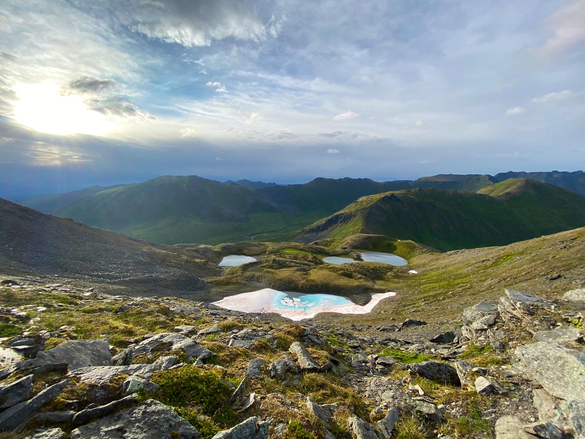 space__face's tweet photo. allow natures peace to flow into you as sunshine flows into the mountains https://t.co/MNLMTrli7d