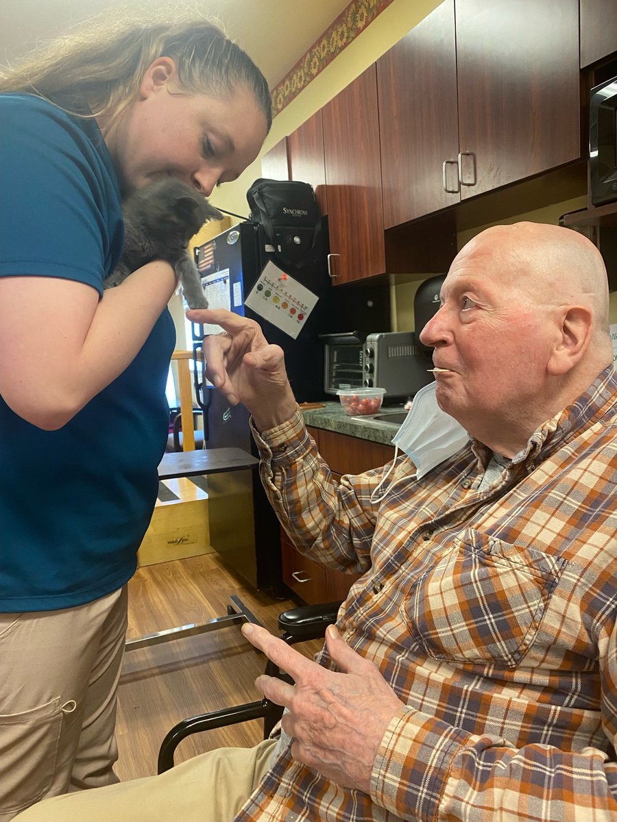 WoodBridgeHC's tweet image. Residents were all smiles today to spend time with a special visitor today in the Therapy Department! 🐈 #whyitrilogy #css #fallcss