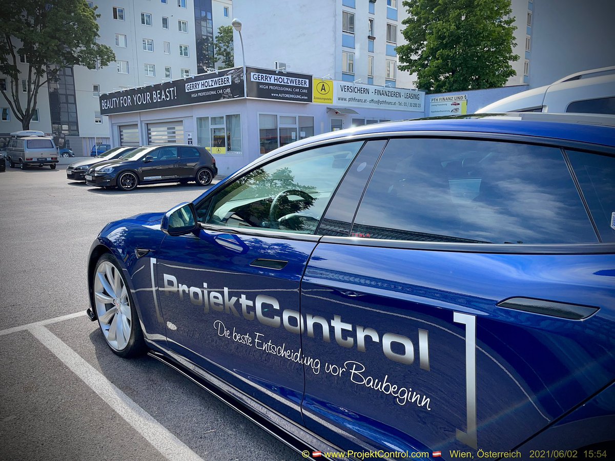 MarkusKurzbauer's tweet photo. #GerryHolzweber #Wien 🇦🇹
#GlasCoating #Beschichtung
#BeautyForYourBeast

#ProjektControl
#Tesla
#ModelS #Blau #Chrom
#CaptainAmerica 🇺🇸
#TeslaClubAustria 🇦🇹 https://t.co/pIkkHPfmt8