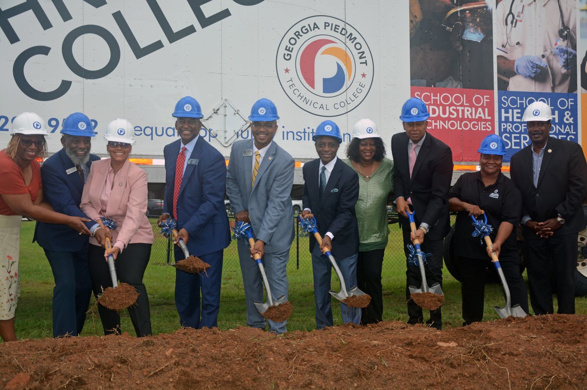 GoGPTC's tweet image. It was truly a red-letter day at Georgia Piedmont Technical College as we broke ground on our future Regional Transportation Training Center in Stonecrest! Thanks to ALL who made this possible. 🚚

#GoGPTC
#TheWayForward
#GPTCConnects

gptc.edu/gptc-breaks-gr…