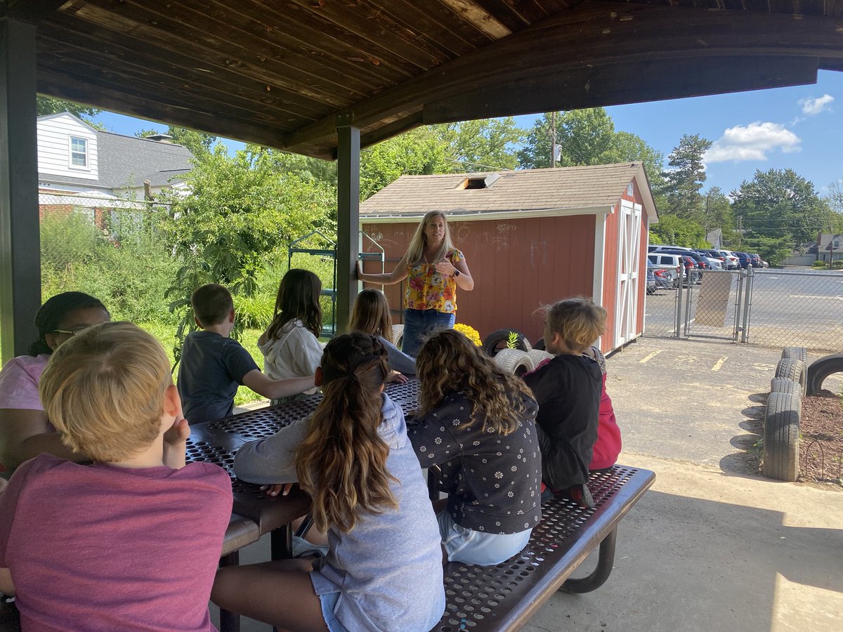 Ms. Jansen has been introducing classes to outdoor learning spaces. We can’t wait to apply STEM in IDEA lab inside &amp; outside!
#STEM #OutdoorLearning 
#IDEA #IDEAlab