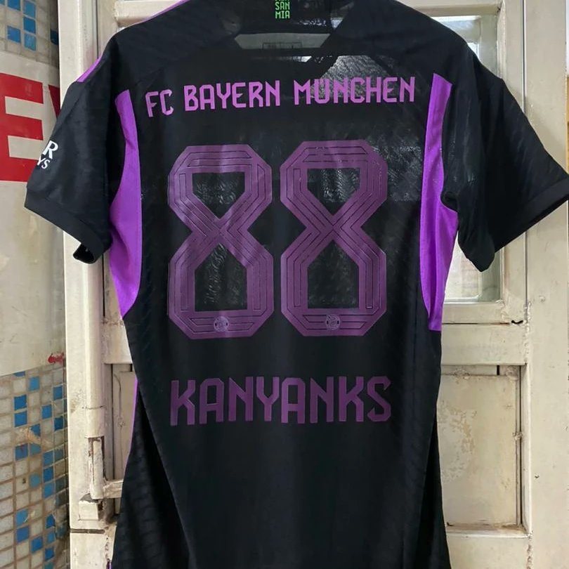 JRJerseystoreug's tweet photo. Explore a World of Jerseys & Team Gear 🌟 | Your Destination for Customization & Branding 🎨🔥 | #GetTheMostOutOfLife with Sports 🏆Location : Arua Park Plaza A4-238, Kampala
📲📞0786933194/0754205197
We do deliveries🚀🚀 https://t.co/OAAzNXnhKc