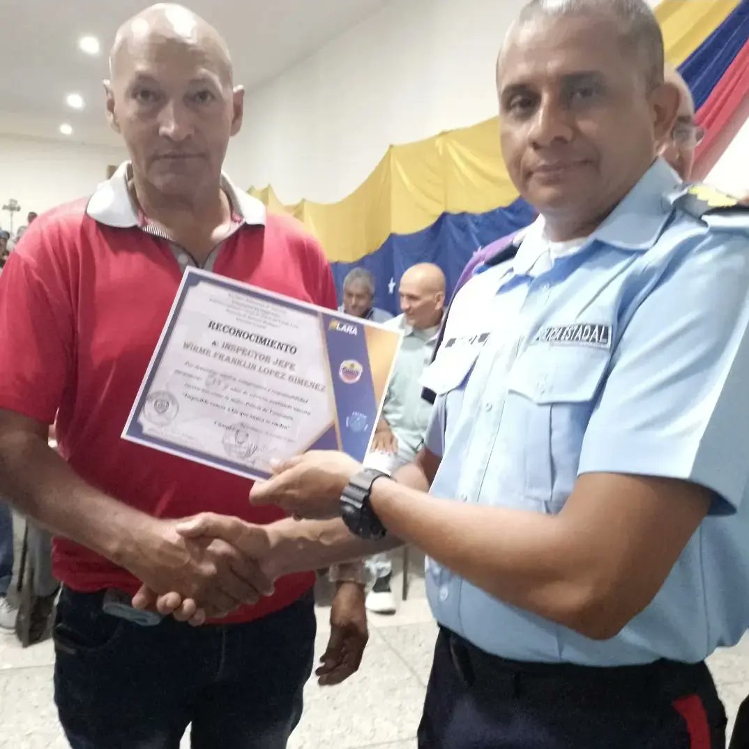 Seguridad_Lara's tweet photo. #Agosto || Cumpliendo instrucciones del Ciudadano Gobernador @AdolfoP_Oficial, el G/D @maldonado_amg, presidió el acto de jubilación, reconocimiento y despedida de los héroes y heroinas de azúl del IACPEL, quienes pasan a la reserva activa con la satisfacción del https://t.co/neynk5AQJz