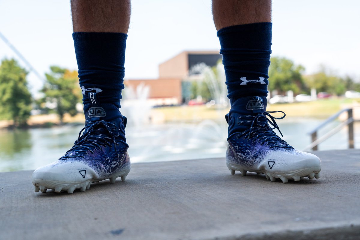 Let’s Go New Season, New 
Game Day Threads! 🦁 🏈 
#GoLions
