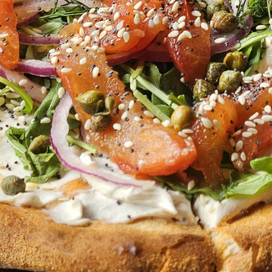 🚨🚨🚨🚨🚨🚨🚨🚨Foodie Alert! 🚨🚨🚨🚨🚨🚨🚨🚨

If you haven't tried 'the Lox flatbread' from Urban Vegan Roots, you're missing out on a mouthwatering experience! 

#MustTryDish #UrbanVeganEats #FoodieFaves