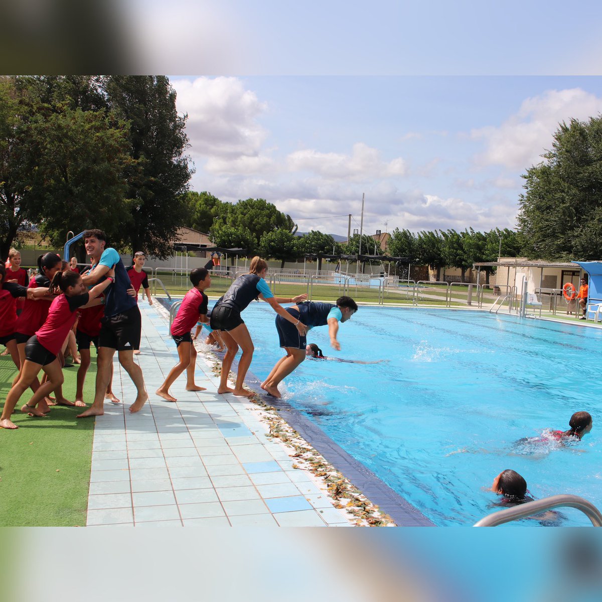 CampusPrade's tweet photo. …
Además, no nos podemos olvidar de el gran trabajo que han realizado los monitores, muy felices y contentos de tener este grupo de 10, ellos son nuestra base y nuestro motor. GRACIAS ⚽️🏀🏐🎾🏒🎱🏉⚾️🥎⚾️🏈🏓❤️❤️❤️
¡VIVA EL CAMPUS! Nos vemos el año que viene 
#campusprade https://t.co/pDIckSXR51