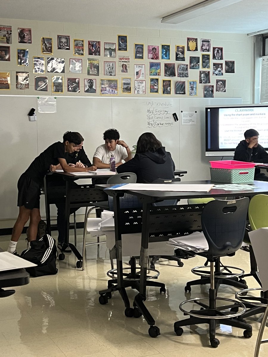 lallydavist's tweet photo. Student’s in EPF @MonroeHSNC analyzing information in their class looking for what topics are important to study in EPF #itsagreatdaytobearedhawk @MomPrincipal https://t.co/k38cG4Y01W