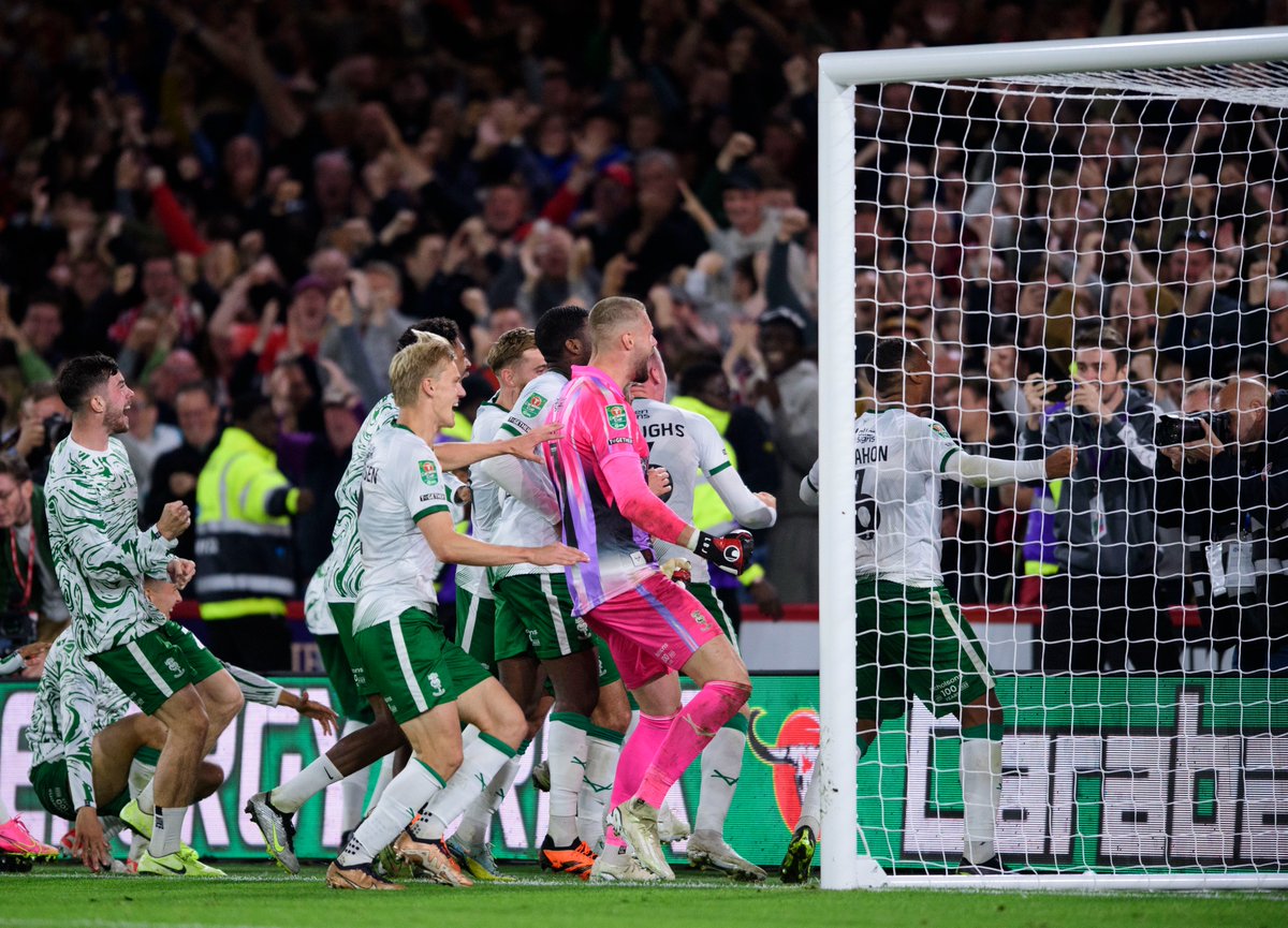 Lincoln City FC 🇺🇦 tweet media