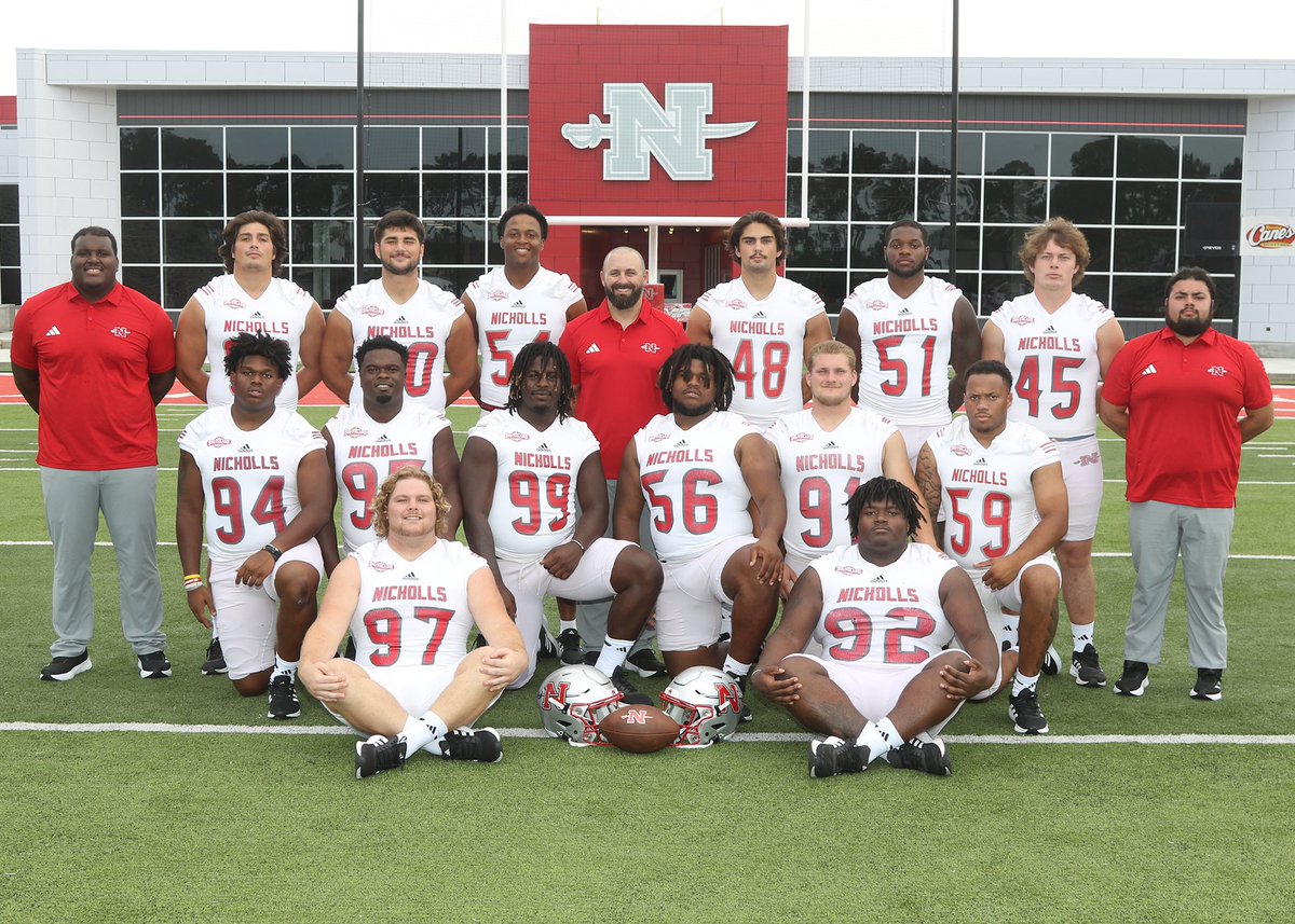 𝙈𝙀𝙀𝙏 𝙏𝙃𝙀 𝘾𝙊𝙇𝙊𝙉𝙀𝙇𝙎
Defensive Line 

📷: bit.ly/47XaqHO