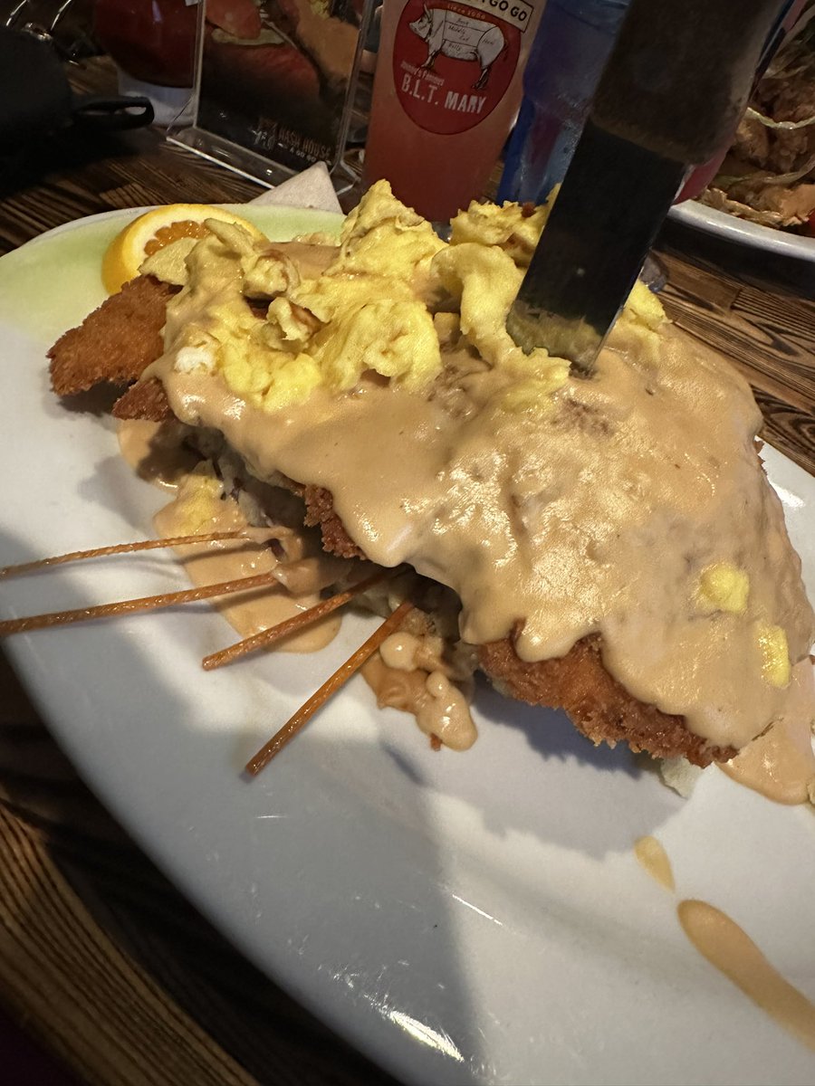 TheAngryFowl's tweet photo. Weekend Photo dumb of good eats from the weekend. Good eats with good people!!!! #TeddyEatsGood #TheAngryFowl #AngryFowlApproved https://t.co/7XF7oczogC