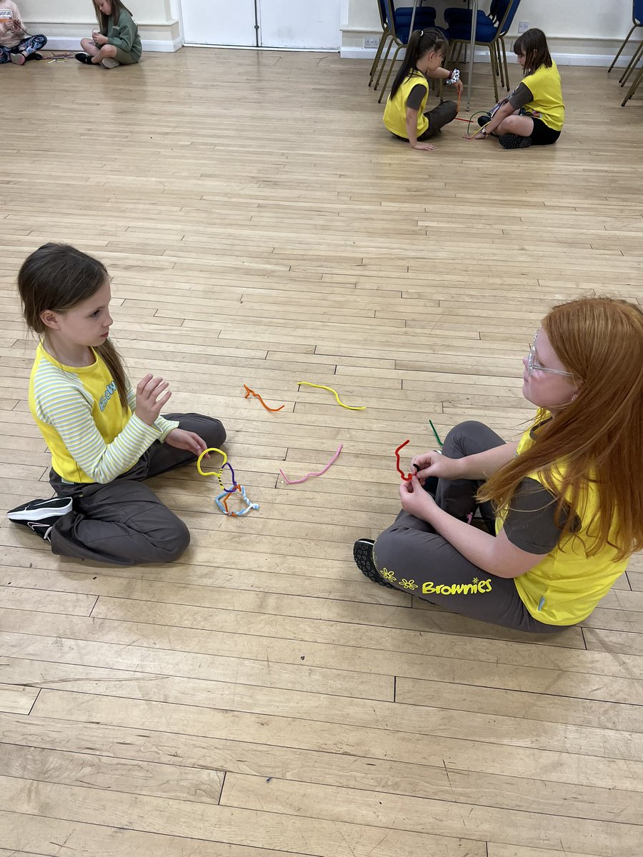 11thWishaw's tweet photo. We used @VivifySTEM’s Pipe Cleaner Tower Challenge to get the Brownies working together on their problem solving skills.  They really struggled working with one hand for part of the challenge but it brought lots of laughter

@GirlguidingScot @YoungSTEMLeader 
#girlscandoanything https://t.co/kdWSTZVouK