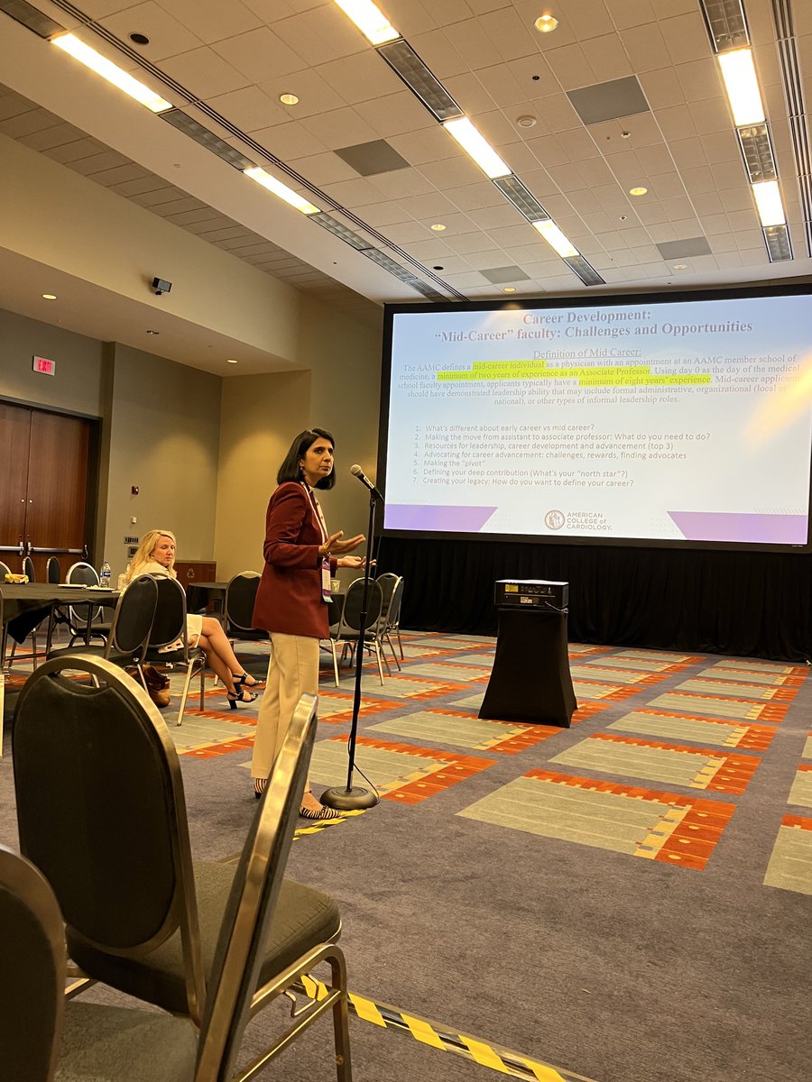 Next up: At the @ACCinTouch #ACCACPC @8thWCPCCS2023 Session discussing something dear to my heart: Mid-Career Faculty Challenges and Opportunities! ❤️Define your North Star ⭐️ ❤️ Making the pivot ❤️Finding career opportunities #WCPCCS2023 @CarissaBakerSm1 @PeiNiJone