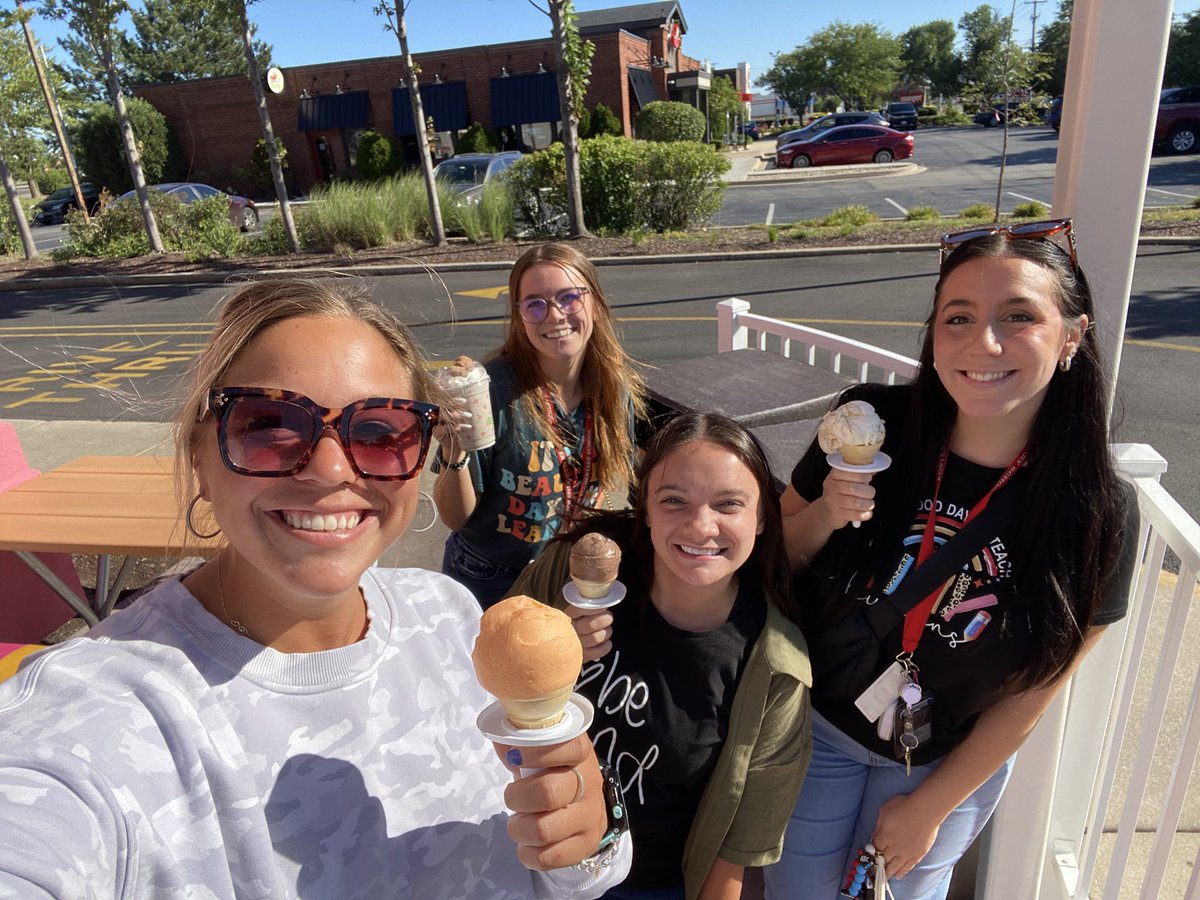 Tara Capouch tweet media