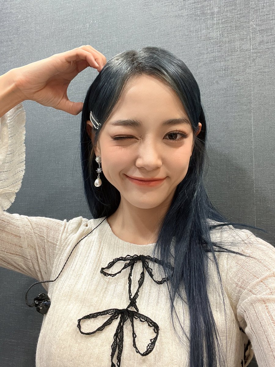 0828_kimsejeong tweet picture