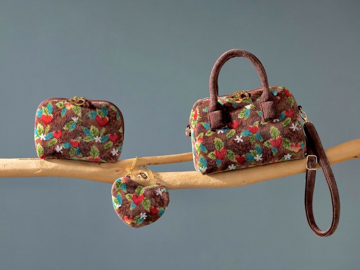 【新品】フェイラー　フルーティングハートボストンバッグ 新品】フェイラー フルーティングハート ボストンバッグ 2025年最新