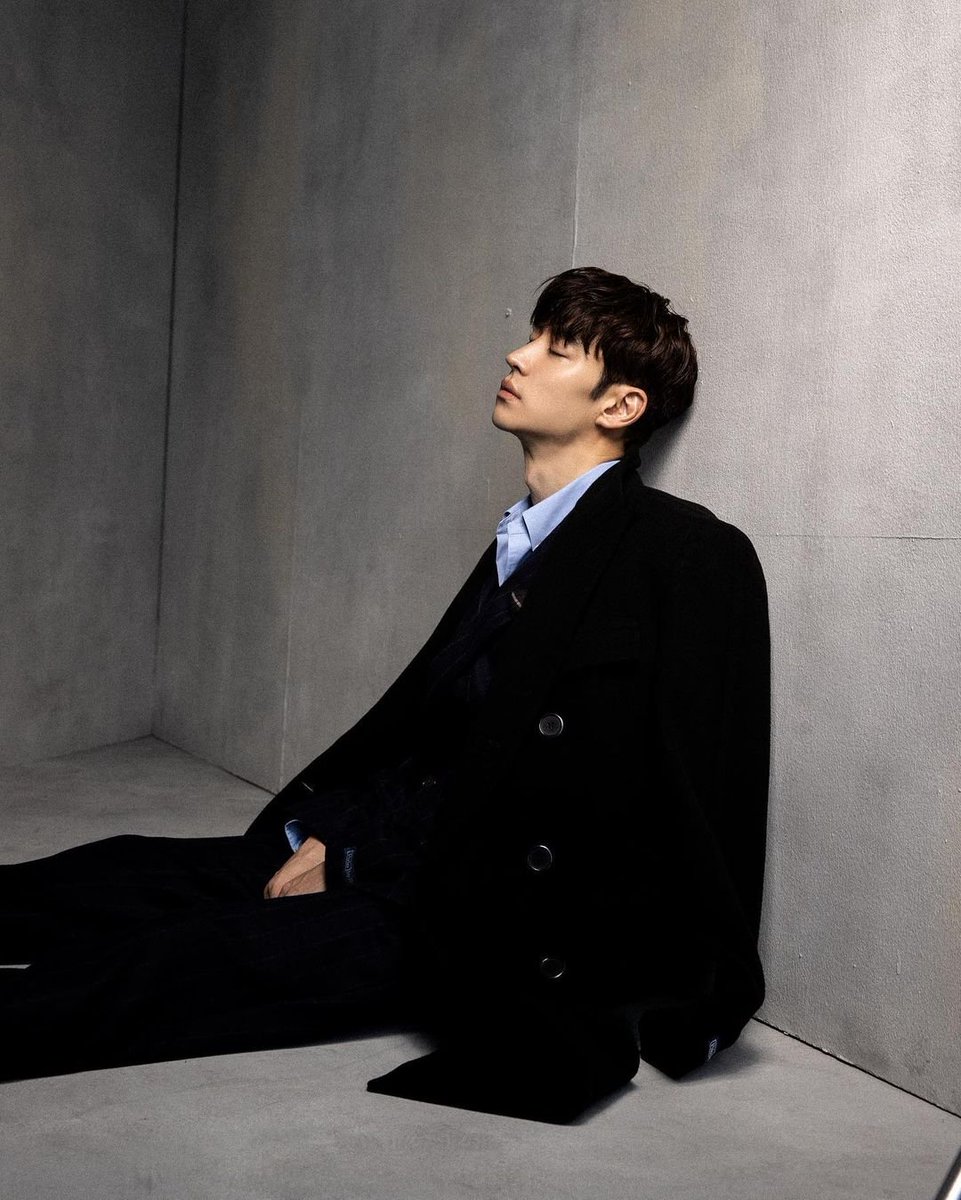 PHHoonist's tweet photo. @leejehoon_official
Instagram Update 📸
⠀
Caption ~
B cut🪞 @voguehongkong

#LeeJeHoon #이제훈
#Hoonstagram https://t.co/uH1ExyefkQ